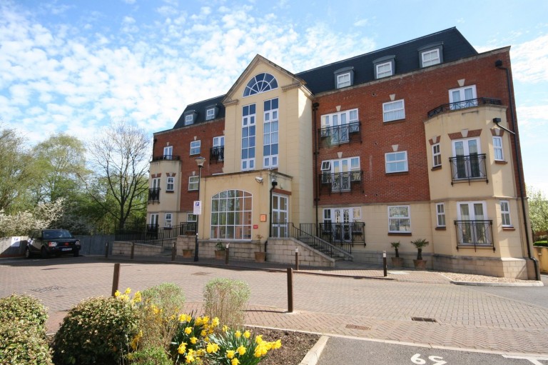 Post Office Lane, Beaconsfield, HP9