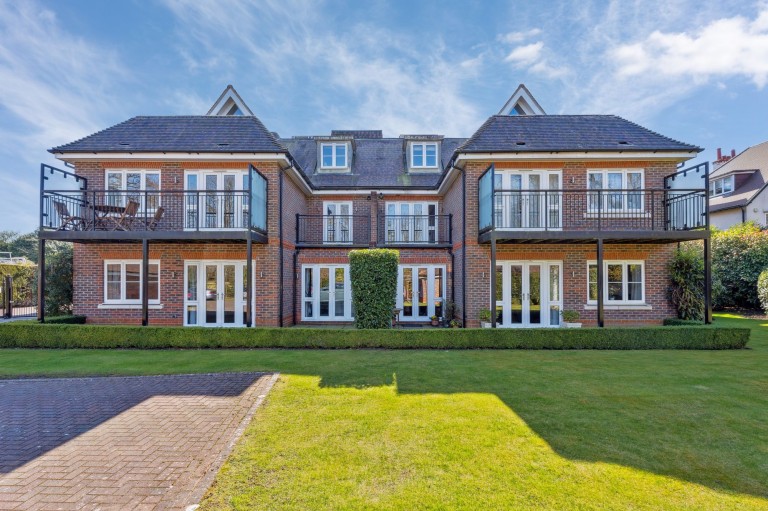 Gregories Road, Holmewood, HP9