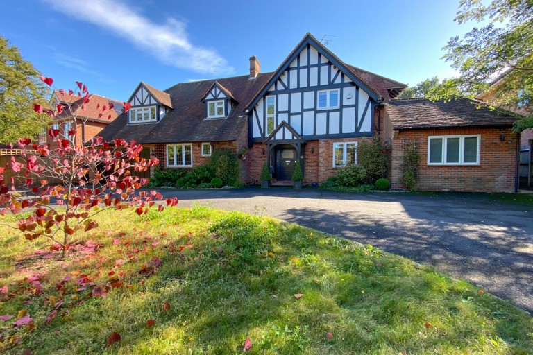 Chiltern Hills Road, Beaconsfield, HP9