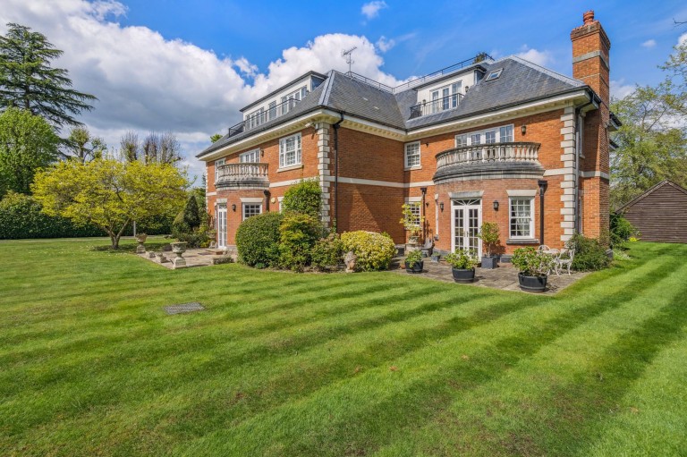 Grove Road, Boyne House, HP9