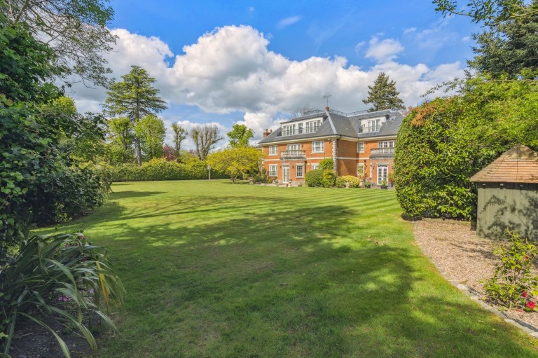 Grove Road, Boyne House, HP9