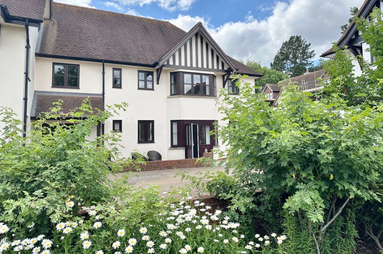 Stretton Close, Penn, HP10